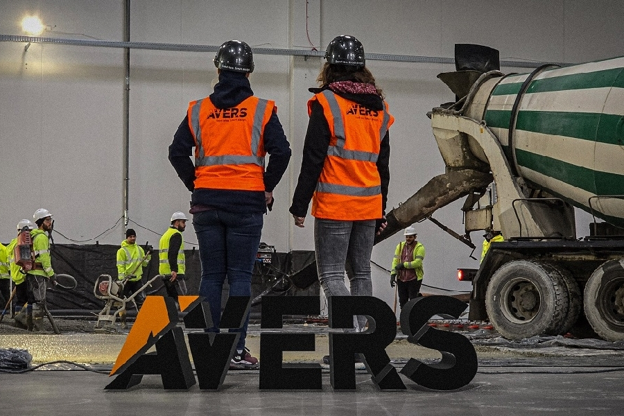 Avers Fiber műszálerősített ipari padló – Pápa, gyártó- és raktárcsarnok