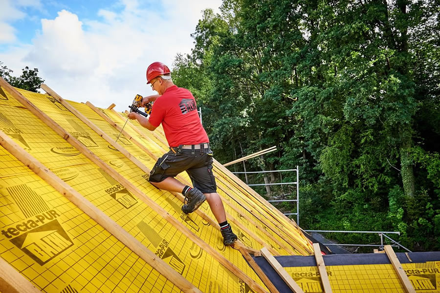 Korszerű tetőfelújítás BACHL tecta-PUR hőszigeteléssel